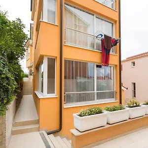  Appartement House