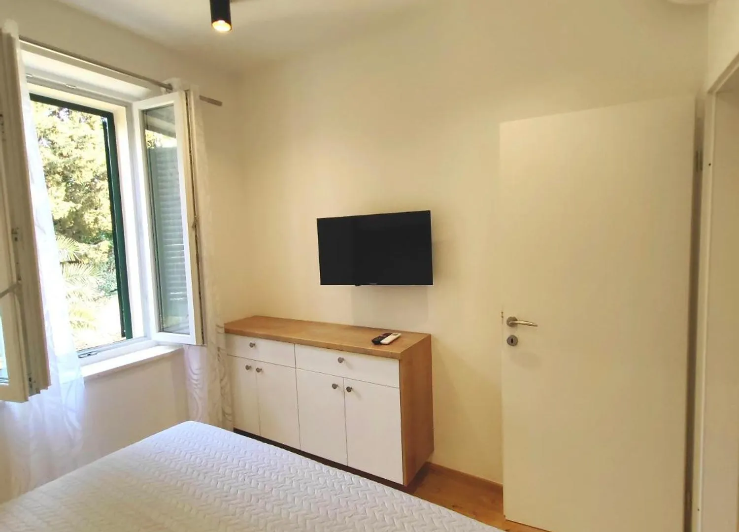Relax And Enjoy Apartments Split